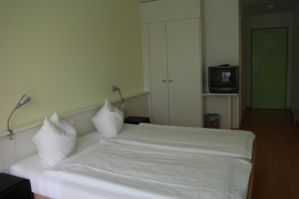 Seminar-Hotel Rigi Am See Weggis Habitación foto